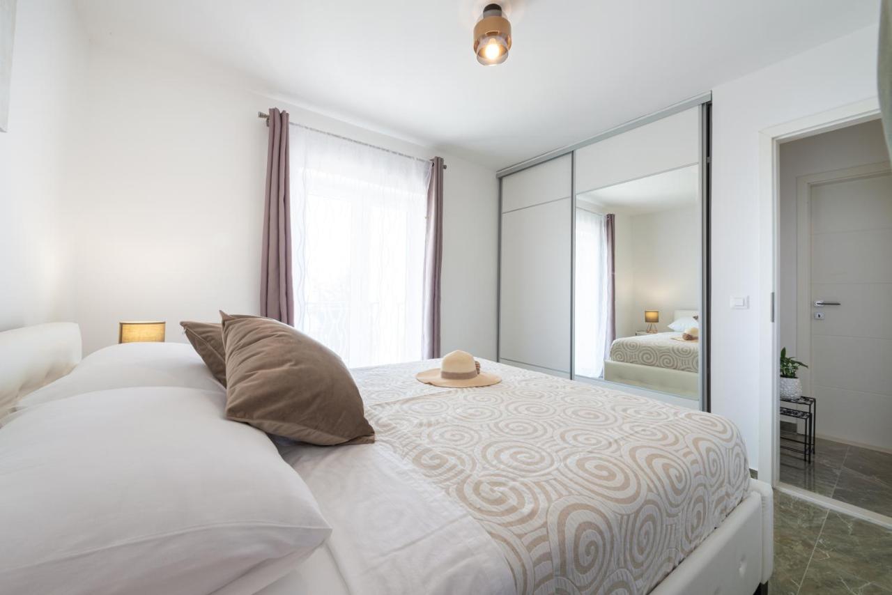Golden Seaview Holiday Home Mlini Esterno foto