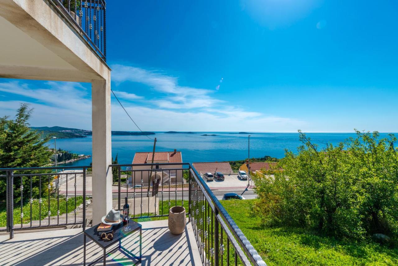 Golden Seaview Holiday Home Mlini Esterno foto
